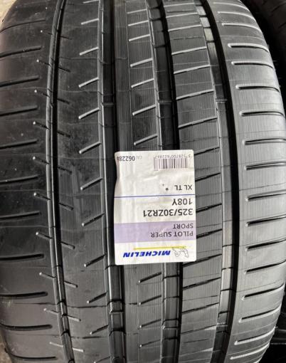 Michelin Pilot Super Sport 285/35 R21 и 325/30 R21