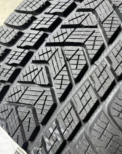 Pirelli Scorpion Winter 285/40 R22 и 325/35 R22 V