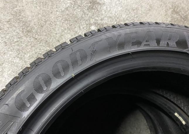 Goodyear UltraGrip 8 Performance 225/45 R17 94H