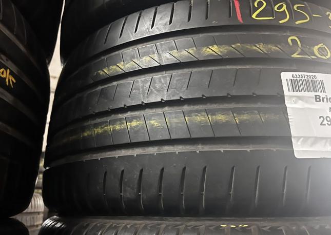 Bridgestone Alenza 001 295/35 R21