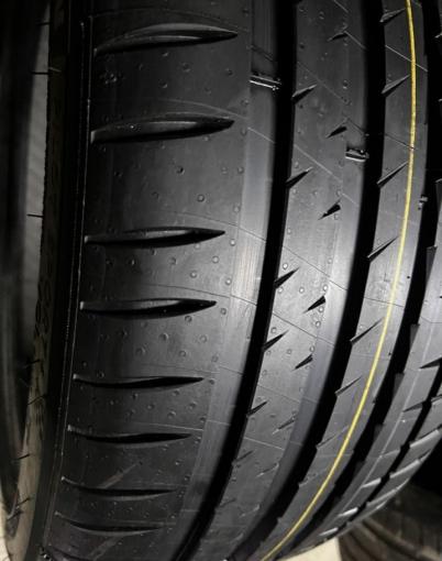 Michelin Pilot Sport 4 255/40 R19 100W