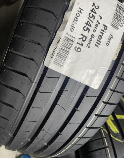 Pirelli P Zero PZ4 245/45 R19 и 275/40 R19 Y