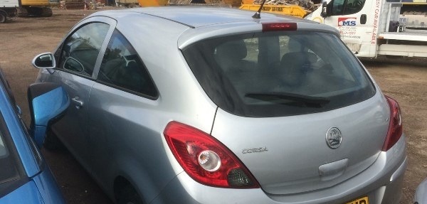 Продам по запчастям Opel Corsa D 1.4 бензин