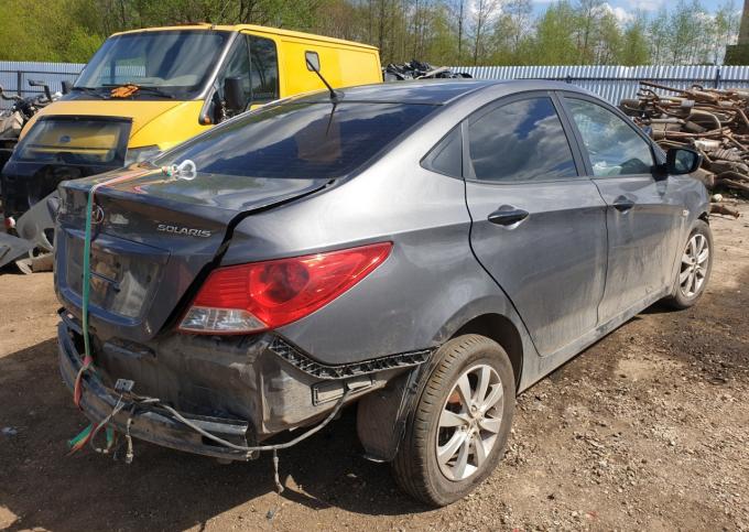 Hyundai Solaris 2012 1.4 G4FA АКПП серый седан зч