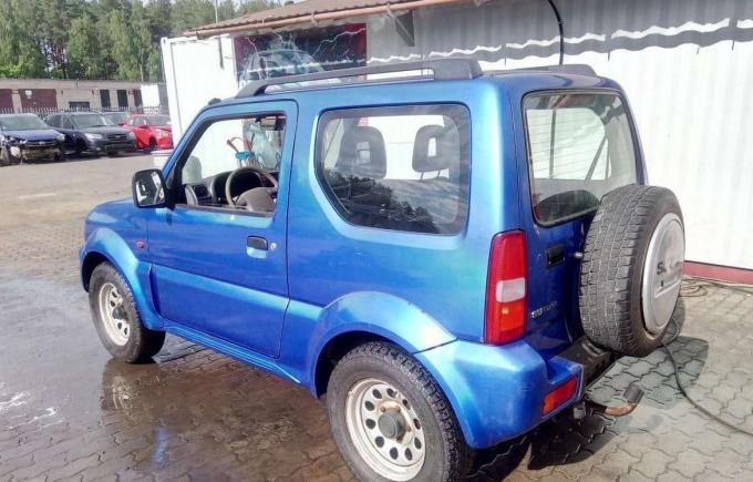 Suzuki Jimny 2001 г на запчасти