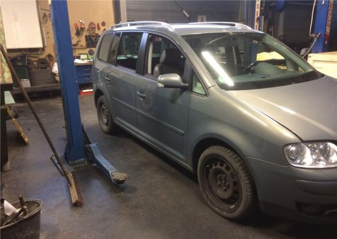 Автомобиль в разборе: Volkswagen Touran 2003-2006