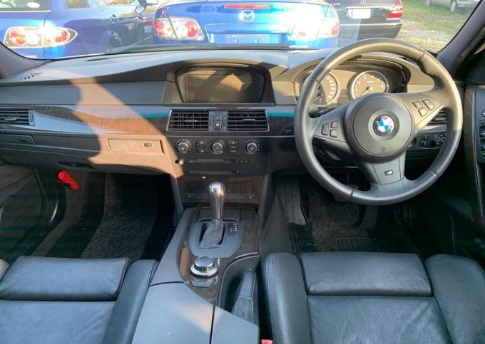 В разборе BMW 525I E61