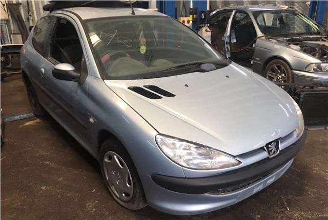 Разбор на запчасти Peugeot 206