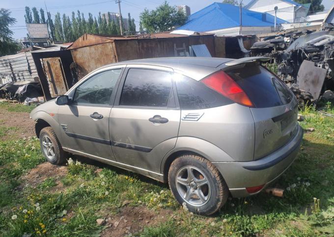 В разборе ford focus 1