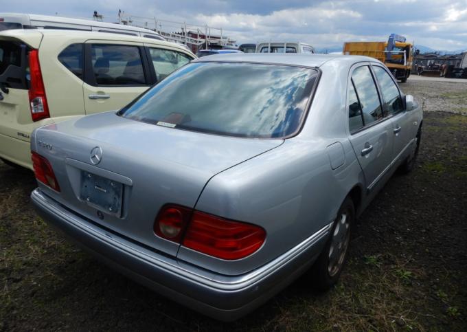 Mercedes w210 m104.995 1995 из Японии на запчасти