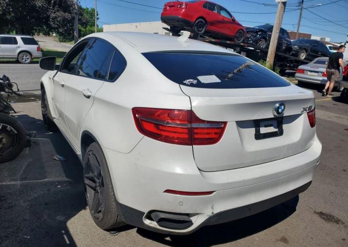 В разборе BMW X6 E71 рестайлинг