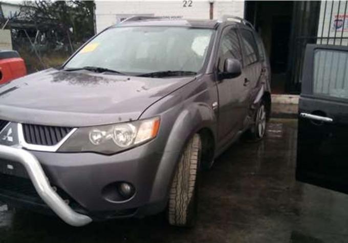 Разобран на запчасти Mitsubishi Outlander XL 2006