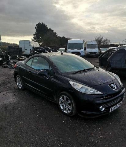 Peugeot 207 CC 2010 г на запчасти