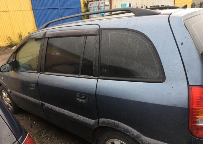 8 Запчасти на Opel Zafira B 2000