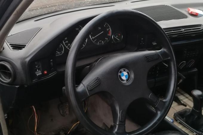 BMW 525 E34 1991 год частями