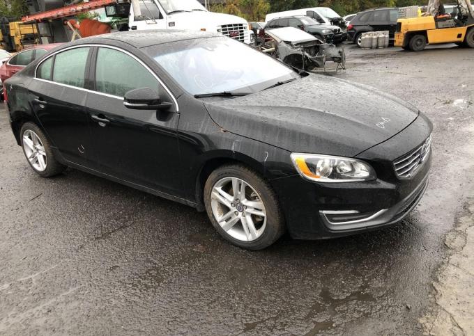 Volvo S60 2015 на запчасти машинокомплект