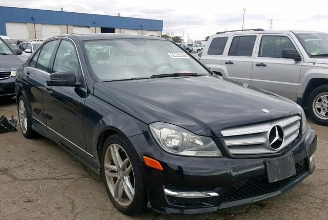 Разбор Мерседес C class W204 C300 4matic из США