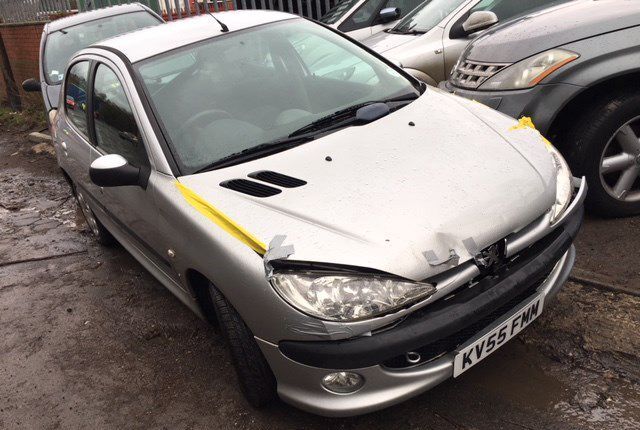 Разбор на запчасти Peugeot 206