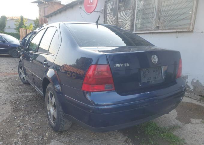 В разборе Volkswagen Jetta (Bora)