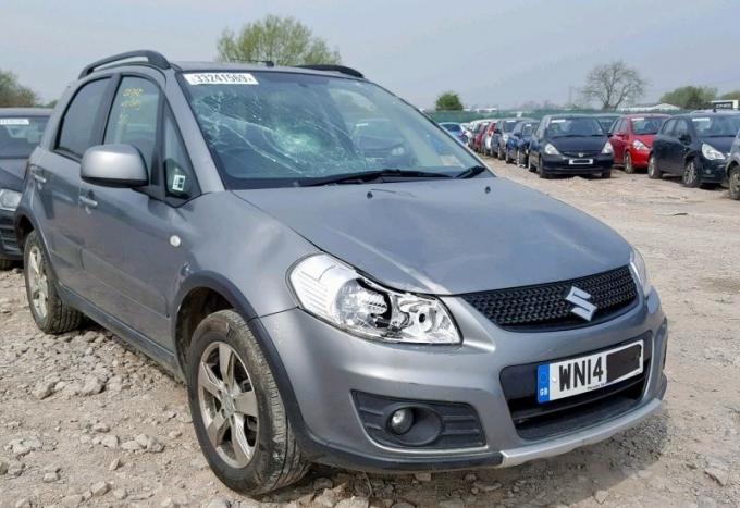 Запчасти Suzuki SX4 2014 Фары Капот Бампер