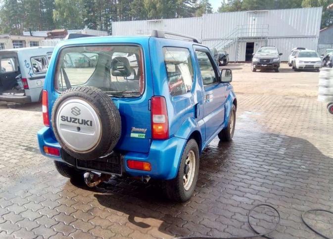 Suzuki Jimny 2001 г на запчасти