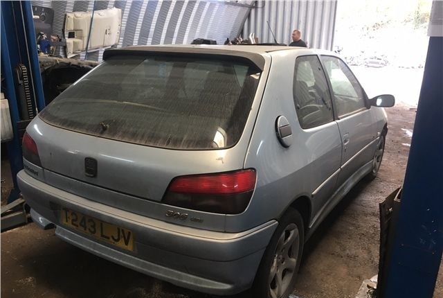 Разбор на запчасти Peugeot 306