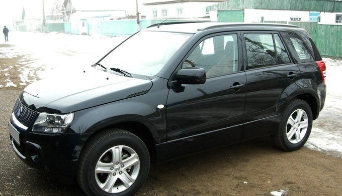 Suzuki Grand Vitara 2009 J20A 4WD чёрный металлик