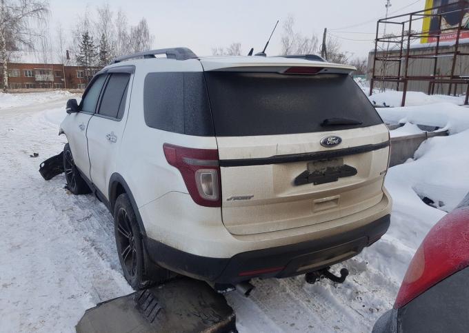 Ford Explorer V 3.5 ат 2013 г