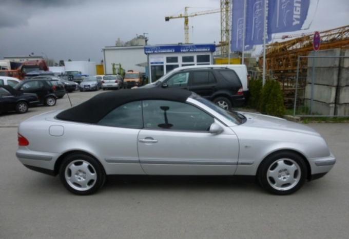 Mercedes-Benz CLK W208 2000г, на запчасти