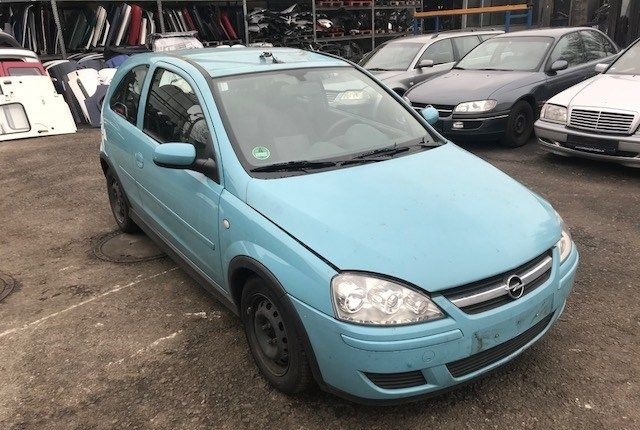 Автомобиль в разборе: Opel Corsa C 2000-2006