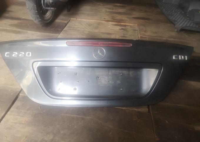 Mercedes benz W203 2,2CDI 2003г. По запчастям