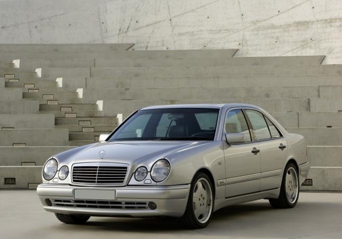 Mercedes E W210 1995 - 2002 в разборе на запчасти