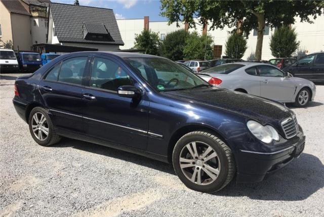 Mercedes-Benz C W203 2003г, на запчасти