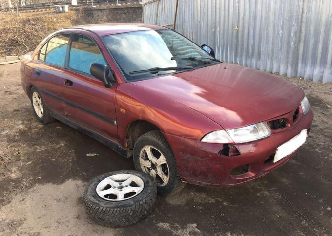 Mitsubishi Carisma 1998г по запчастям