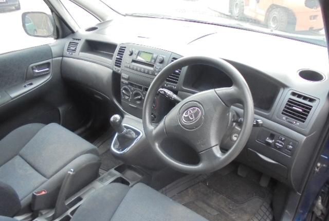 Разбор на запчасти Toyota Corolla Verso 2002-2004