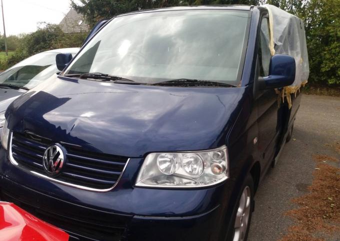 VW Multivan 2,5Tdi 2005г. Автомат по запчастям BNZ