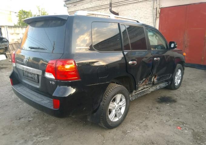 Toyota land cruiser200