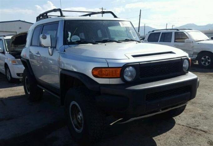 В разборе toyota fj cruiser