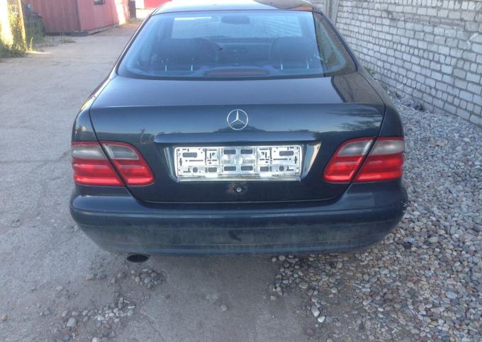 Продам по запчастям мерседес clk230 W208