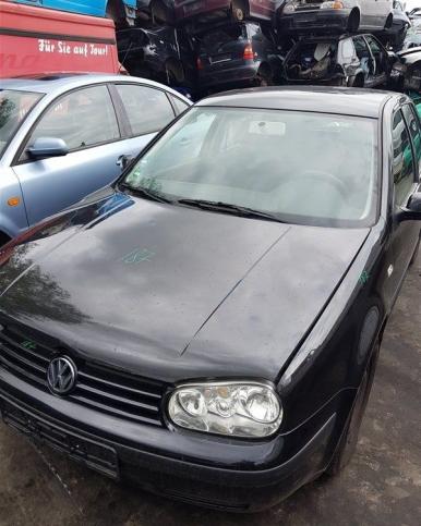 Автомобиль в разборе: Volkswagen Golf 4/Bora 2001