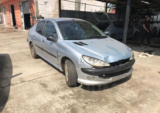 Peugeot 206 в разборе по частям