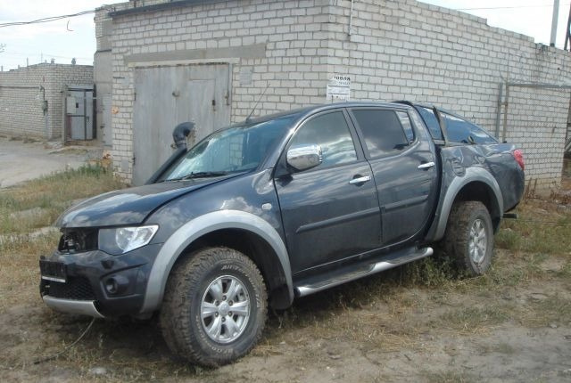 Mitsubishi L200 в разбор