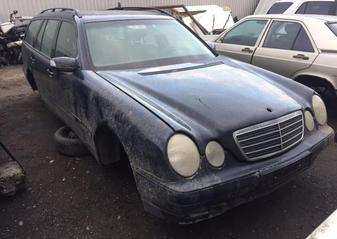 Продам по запчастям мерседес W210 E270cdi