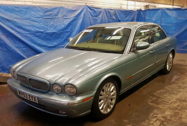 В разборе Jaguar XJ 2004год