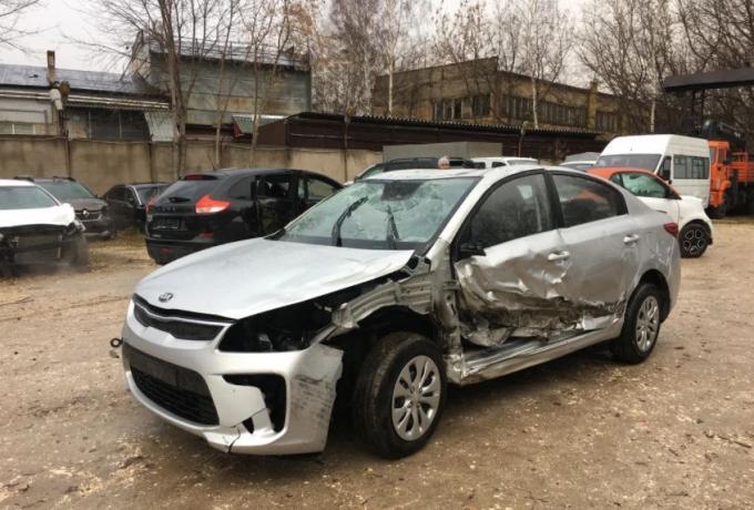 В разборе KIA Rio IV 4 FB с 2017