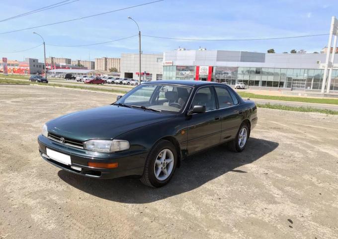 В разборе Toyota Camry lll XV10 2.4