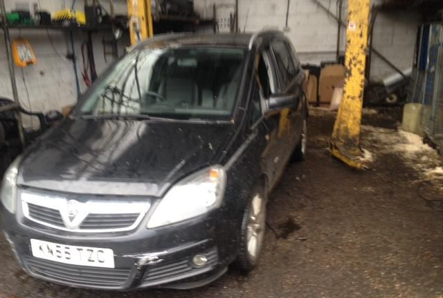 Разобран на запчасти Opel Zafira B 2005-2012