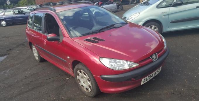 Разбор на запчасти Peugeot 206