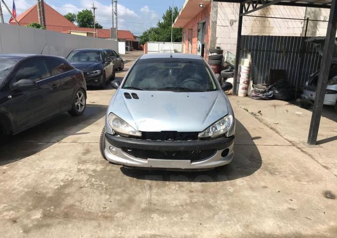 Peugeot 206 в разборе по частям