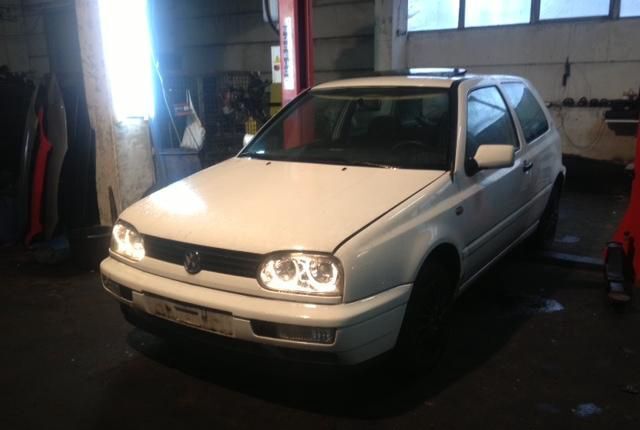 Разбор на запчасти Volkswagen Golf 3